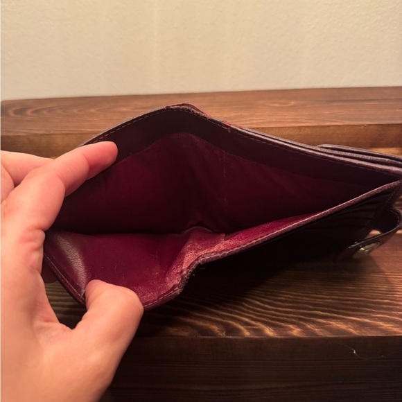 Gucci Leather Bifold Wallet
With certificate of authenticity

w:4.7 in h:3.9 in - Picture 9 of 11